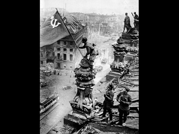 La historia de la Bandera Roja Sobre el Reichstag 10