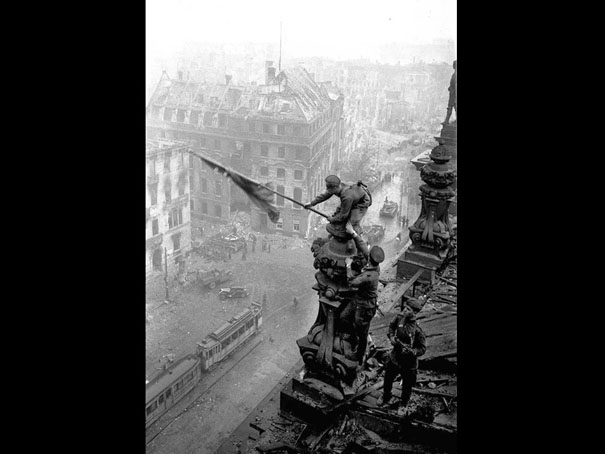 La historia de la Bandera Roja Sobre el Reichstag 8
