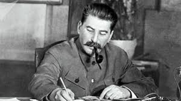 Stalin jefe de la revolución proletaria y maestro del proletariado mundial 1