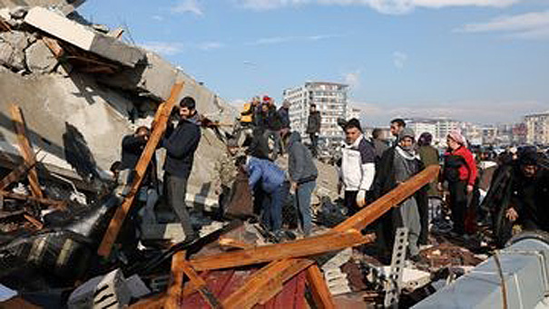 Turquía: ¡Pedido urgente de ayuda! Estamos con nuestra gente en la zona del terremoto 1