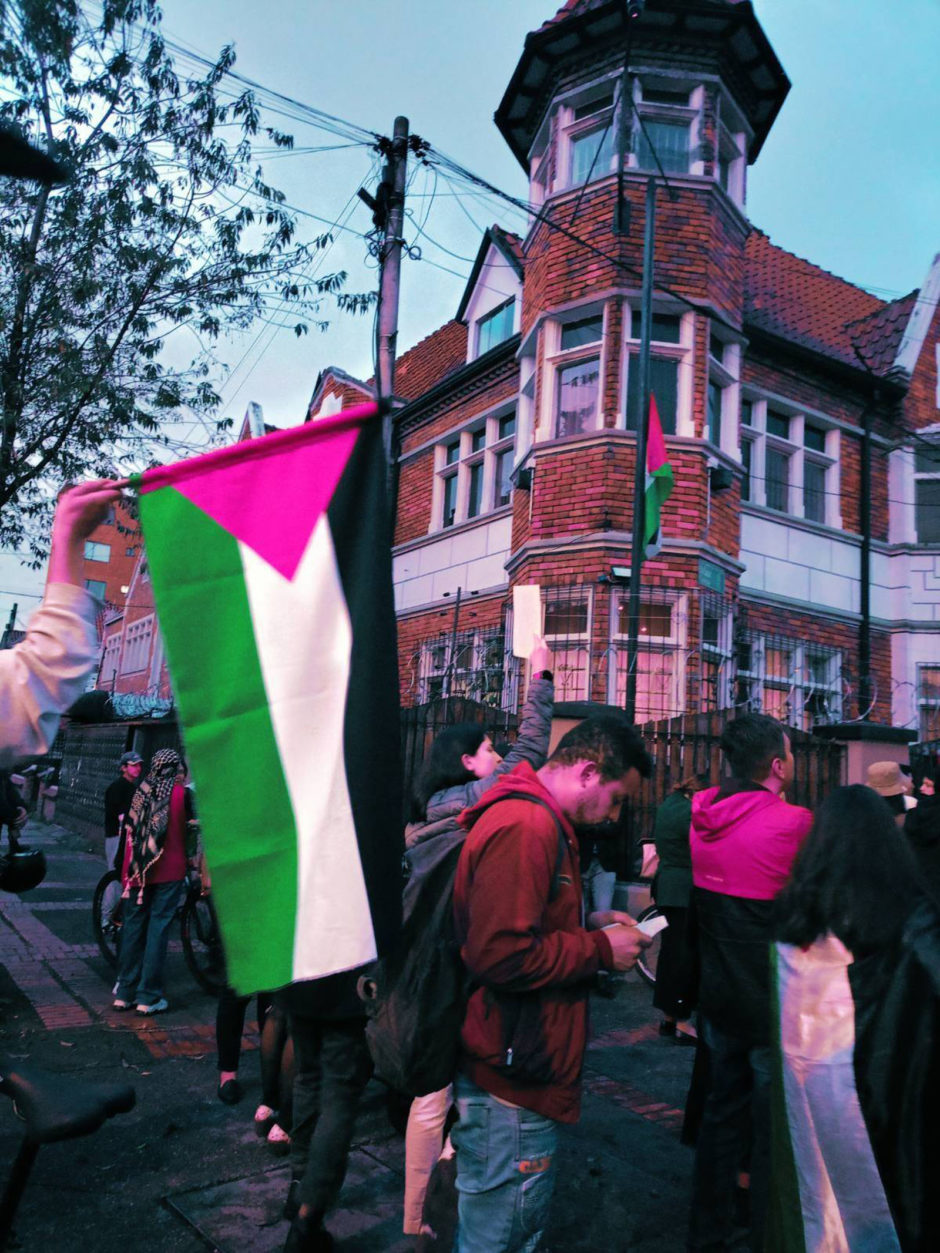 Frente a la Embajada Palestina en Bogotá el pueblo gritó ¡sionistas fuera! 10
